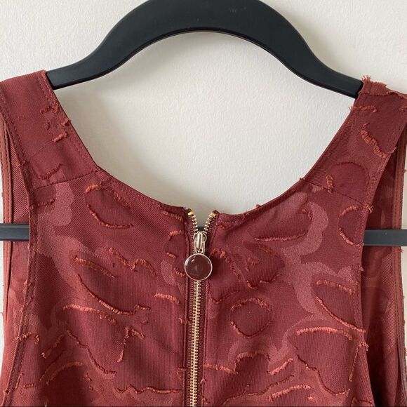 Aritiza-wilfred “Sèvres Silk Floral Trim Tank Top - Picture 6 of 10